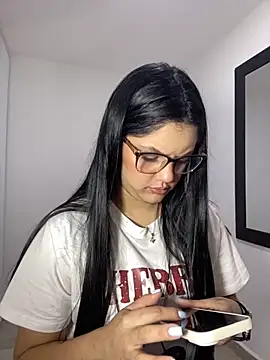 Snapshot of kimberlyhills1 chatting on 10/11/25, 05:17 kimberlyhills1 online show from 10/11/25, 05:17