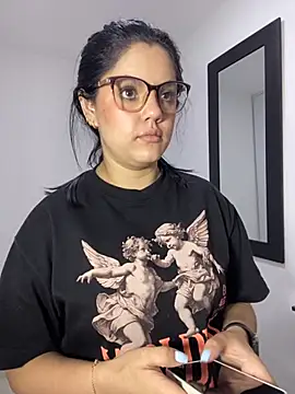 Snapshot of kimberlyhills1 chatting on 10/12/25, 06:12 kimberlyhills1 online show from 10/12/25, 06:12