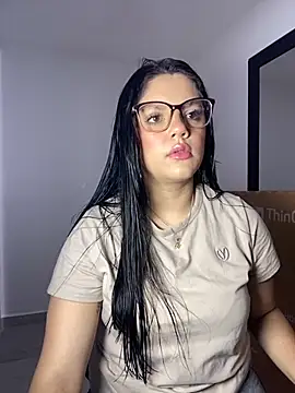 Snapshot of kimberlyhills1 chatting on 10/24/25, 06:48 kimberlyhills1 online show from 10/24/25, 06:48