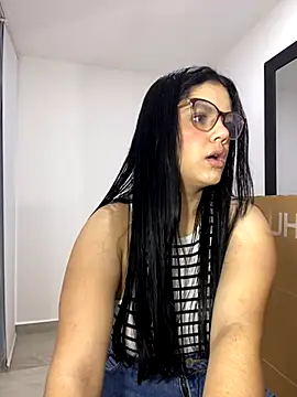 kimberlyhills1 online show from 11/13/25, 09:58