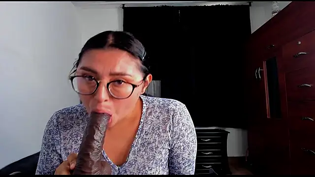 Snapshot of lorymoon chatting on 01/31/25, 10:31 lorymoon online show from 01/31/25, 10:31