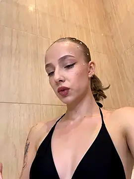 Snapshot of CaseyStar chatting on 12/04/24, 10:46 CaseyStar online show from 12/04/24, 10:46