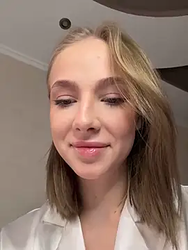 Snapshot of CaseyStar chatting on 12/18/24, 09:47 CaseyStar online show from 12/18/24, 09:47