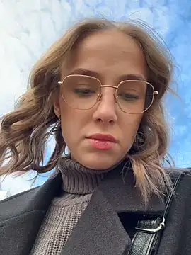 Snapshot of CaseyStar chatting on 01/07/25, 12:20 CaseyStar online show from 01/07/25, 12:20