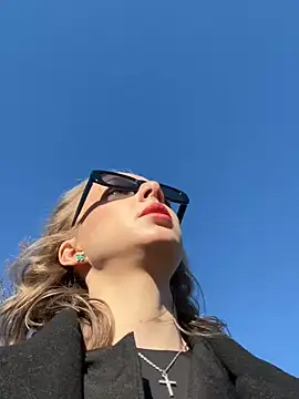 Snapshot of CaseyStar chatting on 01/10/25, 10:17 CaseyStar online show from 01/10/25, 10:17