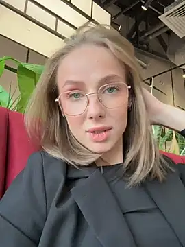 Snapshot of CaseyStar chatting on 01/22/25, 12:49 CaseyStar online show from 01/22/25, 12:49