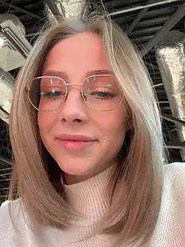 Snapshot of CaseyStar chatting on 01/25/25, 09:26 CaseyStar online show from 01/25/25, 09:26