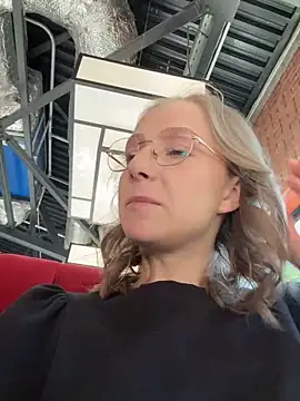 Snapshot of CaseyStar chatting on 02/08/25, 09:35 CaseyStar online show from 02/08/25, 09:35