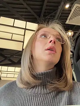 Snapshot of CaseyStar chatting on 02/09/25, 09:47 CaseyStar online show from 02/09/25, 09:47