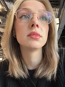 Snapshot of CaseyStar chatting on 02/10/25, 09:25 CaseyStar online show from 02/10/25, 09:25