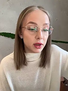 Snapshot of CaseyStar chatting on 02/13/25, 10:02 CaseyStar online show from 02/13/25, 10:02