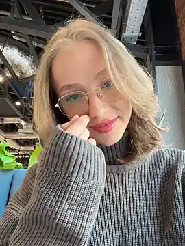 Snapshot of CaseyStar chatting on 02/23/25, 09:22 CaseyStar online show from 02/23/25, 09:22