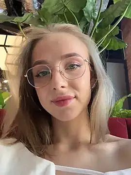 Snapshot of CaseyStar chatting on 02/27/25, 09:43 CaseyStar online show from 02/27/25, 09:43