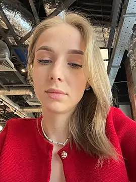 Snapshot of CaseyStar chatting on 02/28/25, 09:36 CaseyStar online show from 02/28/25, 09:36