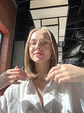 Snapshot of CaseyStar chatting on 03/02/25, 09:31 CaseyStar online show from 03/02/25, 09:31