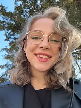 Snapshot of CaseyStar chatting on 03/08/25, 09:28 CaseyStar online show from 03/08/25, 09:28