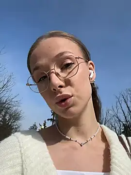 Snapshot of CaseyStar chatting on 03/12/25, 09:23 CaseyStar online show from 03/12/25, 09:23