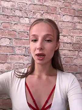 Snapshot of CaseyStar chatting on 09/24/25, 11:35 CaseyStar online show from 09/24/25, 11:35