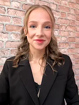 Snapshot of CaseyStar chatting on 10/03/25, 12:57 CaseyStar online show from 10/03/25, 12:57