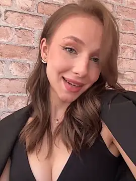 Snapshot of CaseyStar chatting on 11/06/25, 10:38 CaseyStar online show from 11/06/25, 10:38