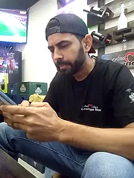 Snapshot of Alsaud1106 chatting on 12/04/24, 09:24 Alsaud1106 online show from 12/04/24, 09:24