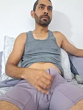 Snapshot of Alsaud1106 chatting on 03/13/25, 06:48 Alsaud1106 online show from 03/13/25, 06:48