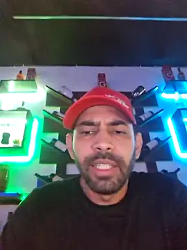 Snapshot of Alsaud1106 chatting on 03/14/25, 04:21 Alsaud1106 online show from 03/14/25, 04:21