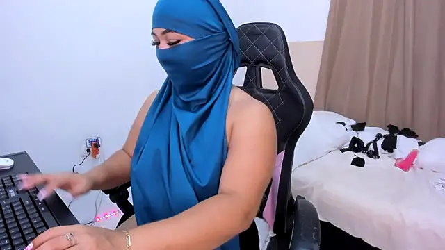 Snapshot of Kendra_Kait chatting on 03/08/25, 12:11 Kendra Kait online show from 03/08/25, 12:11