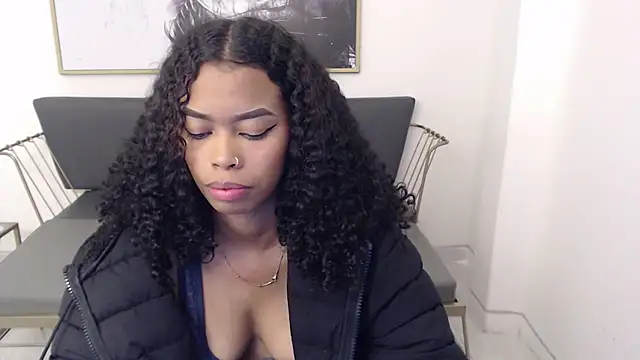 Shenna brunette  online show from 12/15/24, 01:11