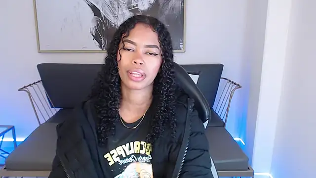 Shenna brunette  online show from 12/20/24, 01:11