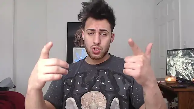 Snapshot of Mhmoodyi chatting on 12/17/25, 04:57 Mhmoodyi online show from 12/17/25, 04:57