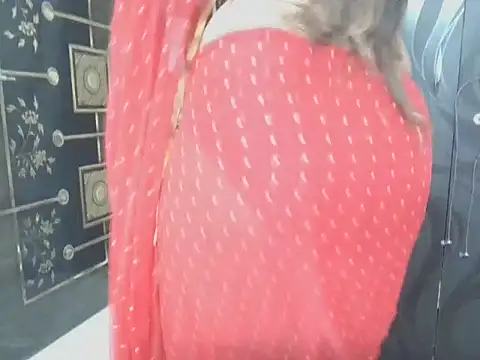 Snapshot of sexy-honey09 chatting on 09/20/25, 09:32 sexy-honey09 online show from 09/20/25, 09:32