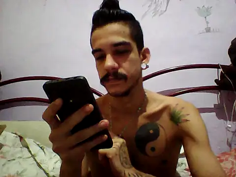 gatobranco001 online show from 03/23/25, 02:48