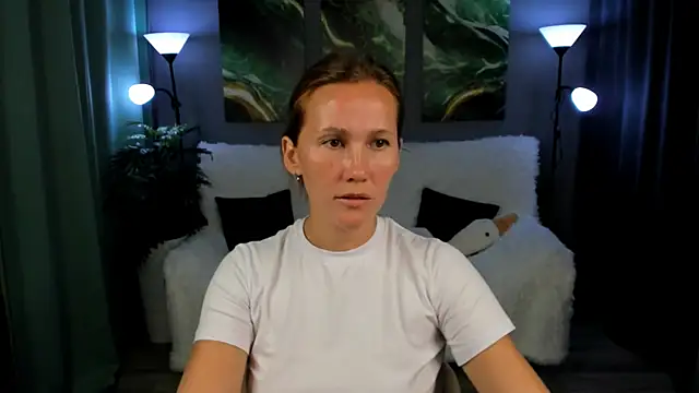 Snapshot of MichelleOrtis chatting on 09/17/25, 12:51 MichelleOrtis online show from 09/17/25, 12:51