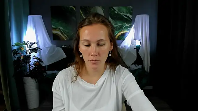 Snapshot of MichelleOrtis chatting on 11/05/25, 12:27 MichelleOrtis online show from 11/05/25, 12:27