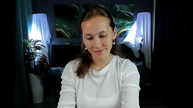 Snapshot of MichelleOrtis chatting on 11/08/25, 06:24 MichelleOrtis online show from 11/08/25, 06:24