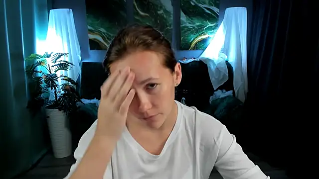 Snapshot of MichelleOrtis chatting on 11/08/25, 11:47 MichelleOrtis online show from 11/08/25, 11:47