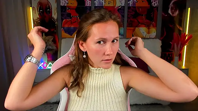 Snapshot of MichelleOrtis chatting on 12/02/25, 12:43 MichelleOrtis online show from 12/02/25, 12:43