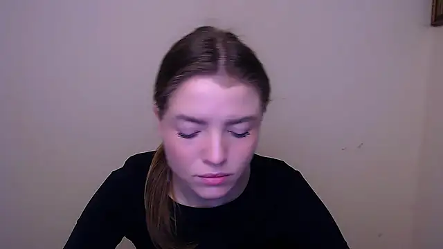 MissOliviaa  online show from 02/12/25, 09:31