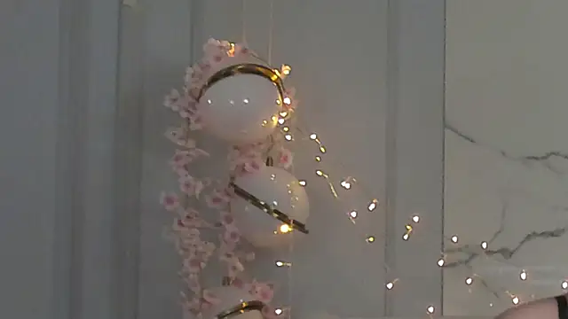 Smiley Mia online show from 12/28/24, 05:12