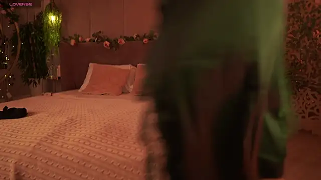 Snapshot of Smiley_Mia chatting on 09/20/25, 05:08 Smiley Mia online show from 09/20/25, 05:08