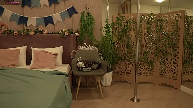 Snapshot of Smiley_Mia chatting on 10/02/25, 05:14 Smiley Mia online show from 10/02/25, 05:14