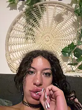 AlyssaHottv  online show from 08/05/26, 04:54