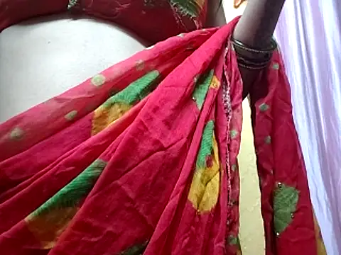 poojaxxx65 online show from 05/21/26, 10:39
