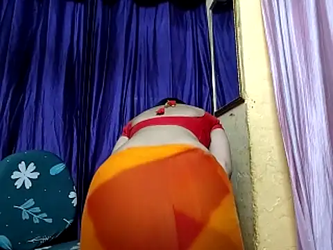 poojaxxx65 online show from 06/03/26, 09:53