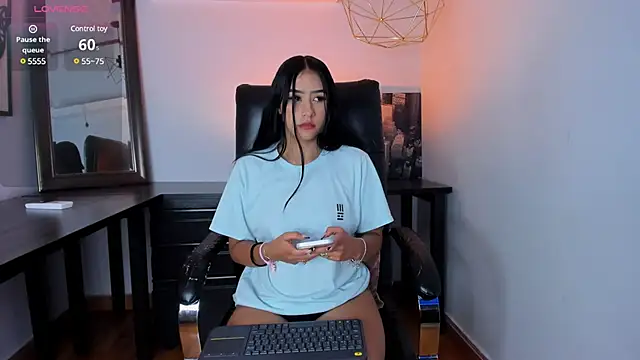ScarlettMonroe  online show from 03/06/25, 01:16