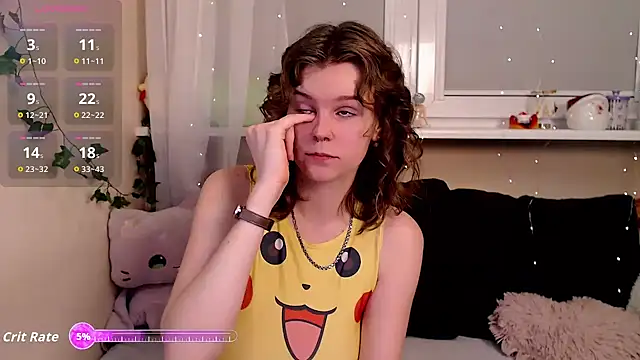 Snapshot of Moona_xx chatting on 12/04/25, 08:28 Moona xx online show from 12/04/25, 08:28