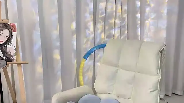 Snapshot of SU__SU chatting on 10/29/25, 05:31 SU SU online show from 10/29/25, 05:31