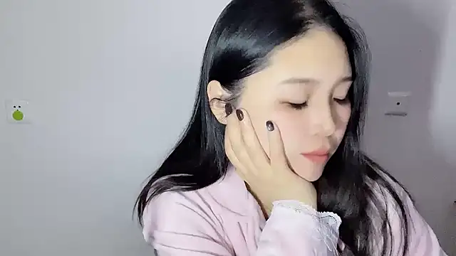 Snapshot of SU__SU chatting on 11/04/25, 01:32 SU SU online show from 11/04/25, 01:32