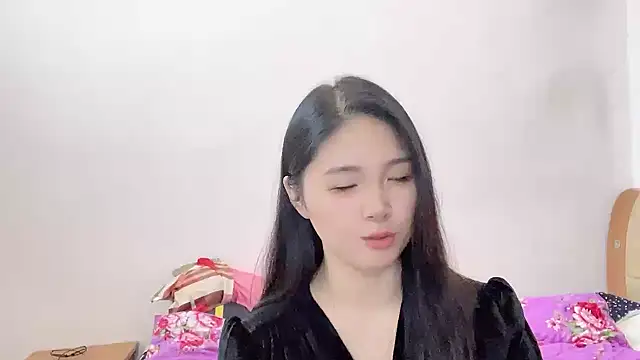 Snapshot of SU__SU chatting on 11/15/25, 05:38 SU SU online show from 11/15/25, 05:38